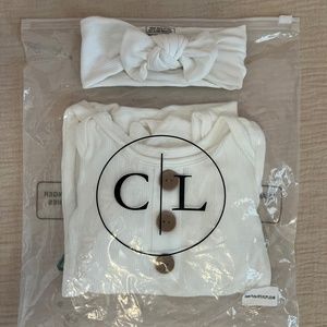 Brand New Caden Lane Waffle Knit White Gown with matching headband & hat 0-3 mos